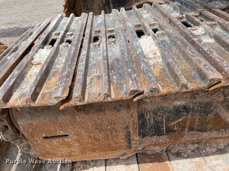 image for item MS9760 2002 John Deere 230CLC  excavator