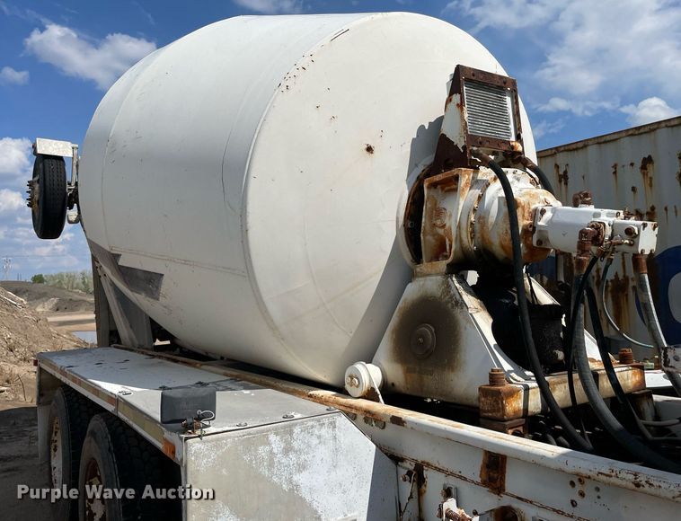 image for item MS9779 2005 Peterbilt 357  ready mix truck