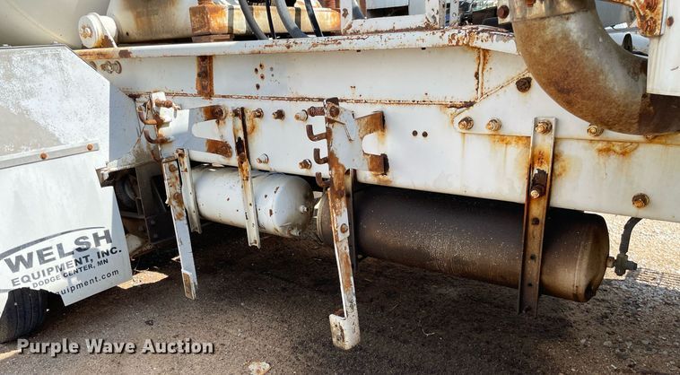 image for item MS9779 2005 Peterbilt 357  ready mix truck