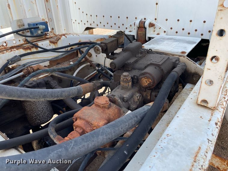 image for item MS9779 2005 Peterbilt 357  ready mix truck