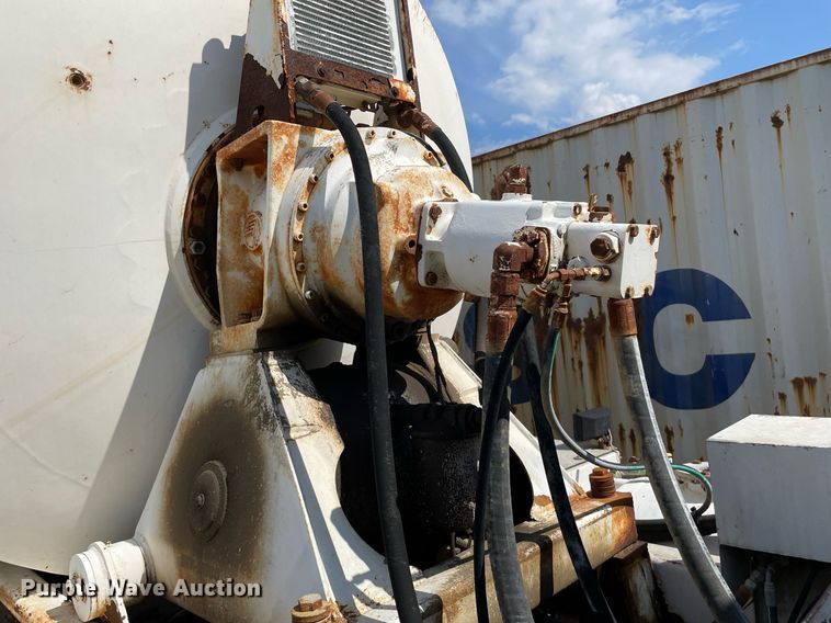 image for item MS9779 2005 Peterbilt 357  ready mix truck