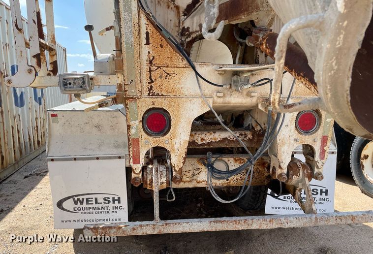 image for item MS9779 2005 Peterbilt 357  ready mix truck