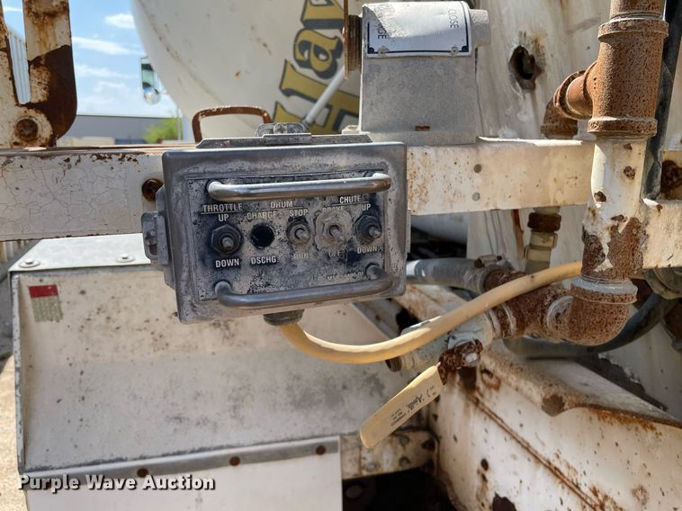 image for item MS9779 2005 Peterbilt 357  ready mix truck