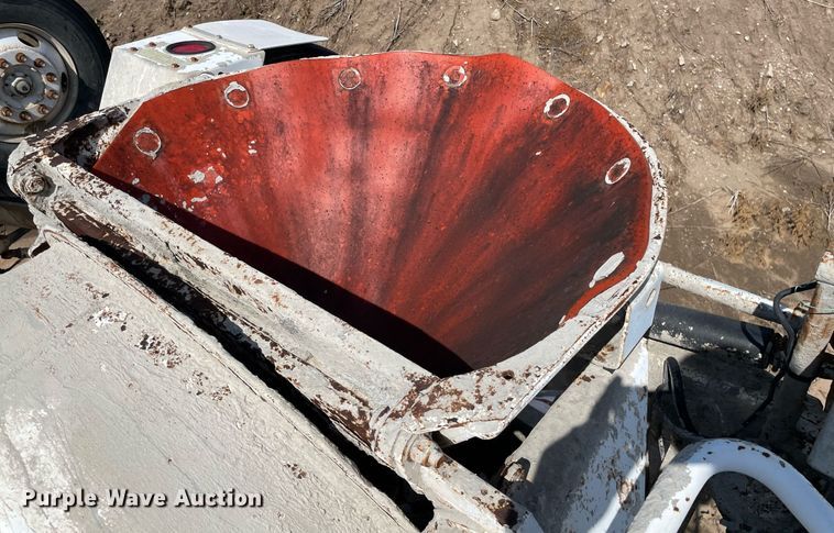 image for item MS9779 2005 Peterbilt 357  ready mix truck