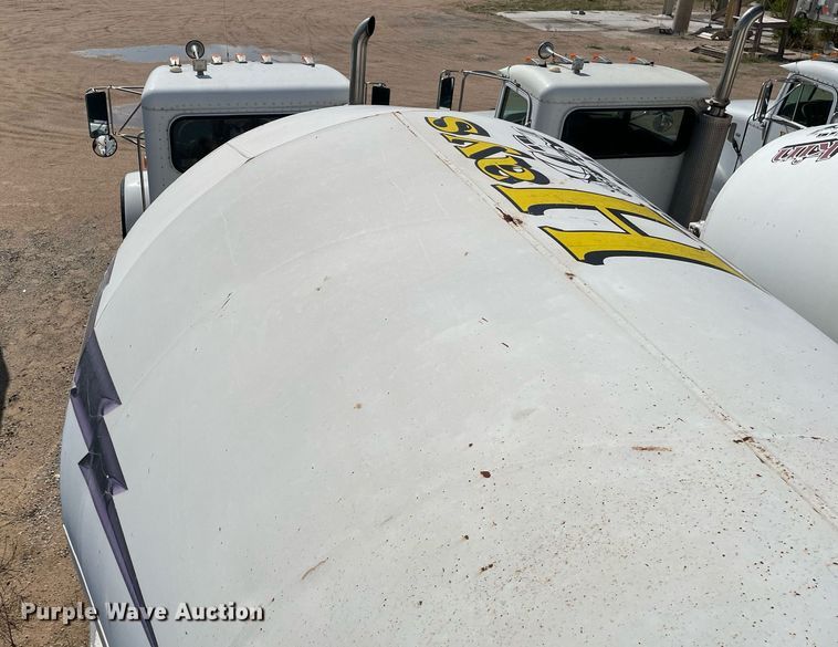 image for item MS9779 2005 Peterbilt 357  ready mix truck