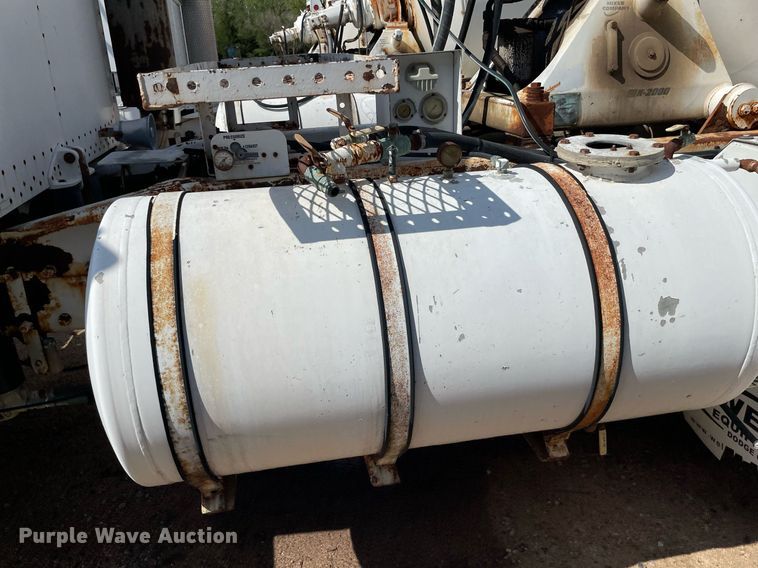 image for item MS9779 2005 Peterbilt 357  ready mix truck