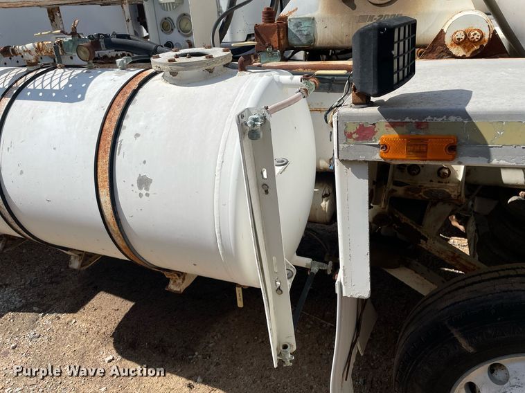 image for item MS9779 2005 Peterbilt 357  ready mix truck