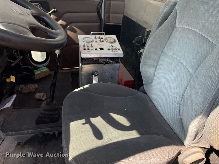 image for item MS9779 2005 Peterbilt 357  ready mix truck