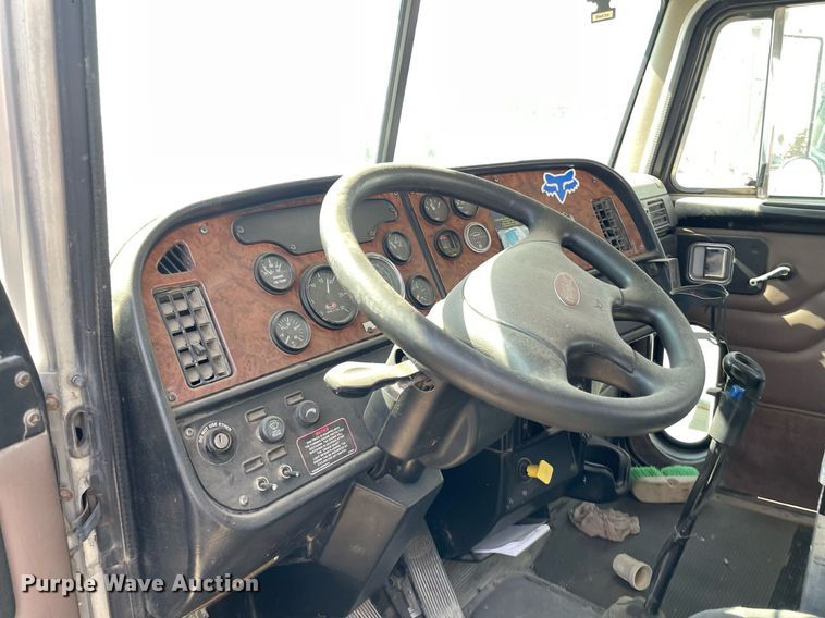 image for item MS9779 2005 Peterbilt 357  ready mix truck