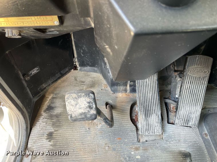 image for item MS9779 2005 Peterbilt 357  ready mix truck