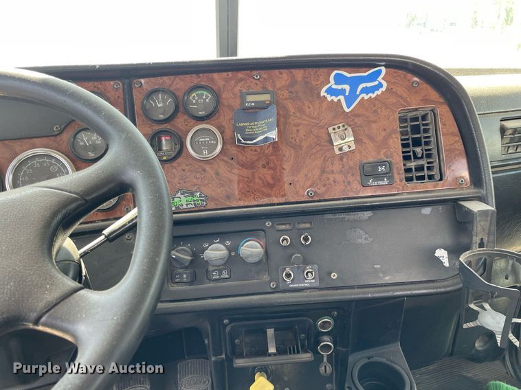 image for item MS9779 2005 Peterbilt 357  ready mix truck