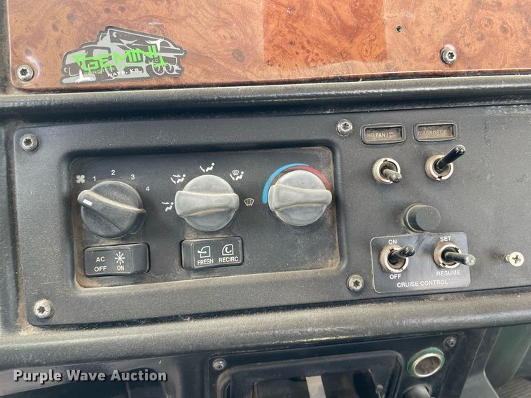 image for item MS9779 2005 Peterbilt 357  ready mix truck