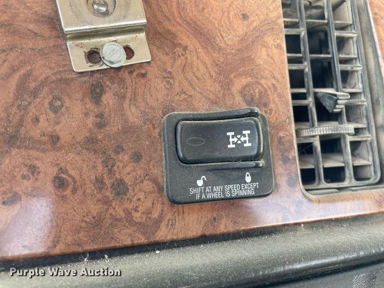 image for item MS9779 2005 Peterbilt 357  ready mix truck