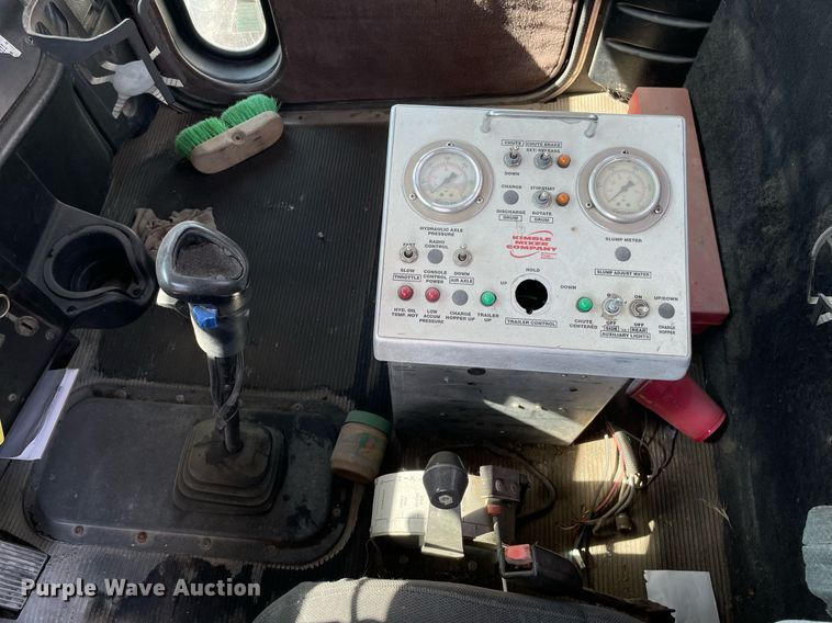 image for item MS9779 2005 Peterbilt 357  ready mix truck