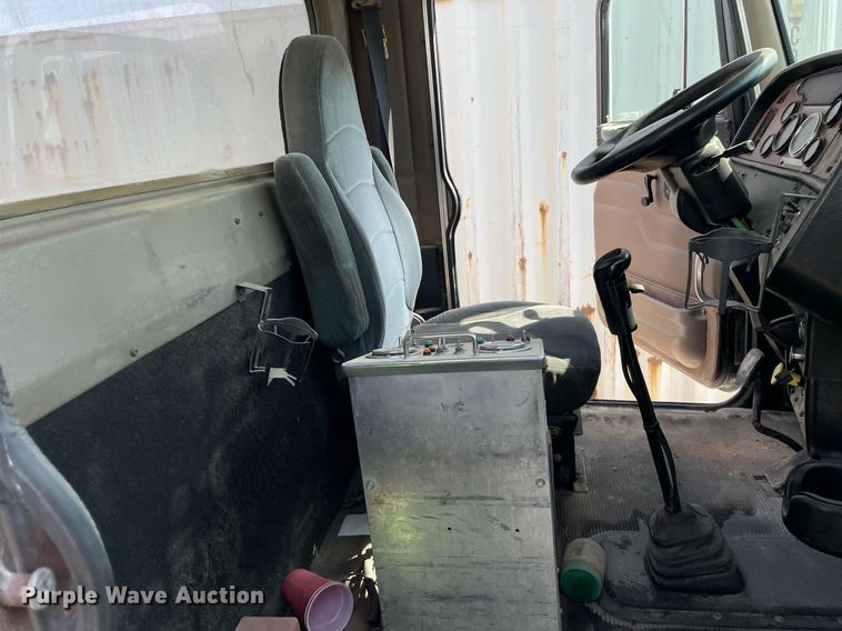 image for item MS9779 2005 Peterbilt 357  ready mix truck