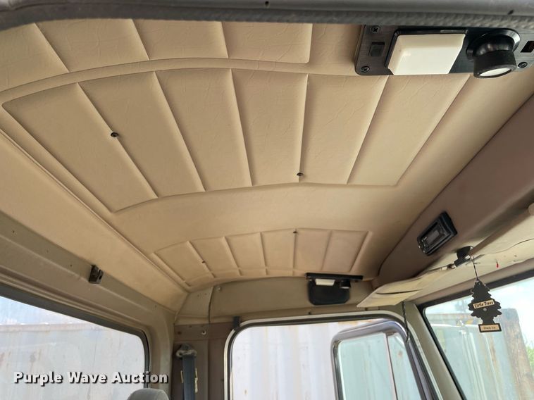 image for item MS9779 2005 Peterbilt 357  ready mix truck