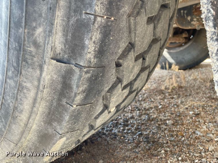 image for item MS9779 2005 Peterbilt 357  ready mix truck