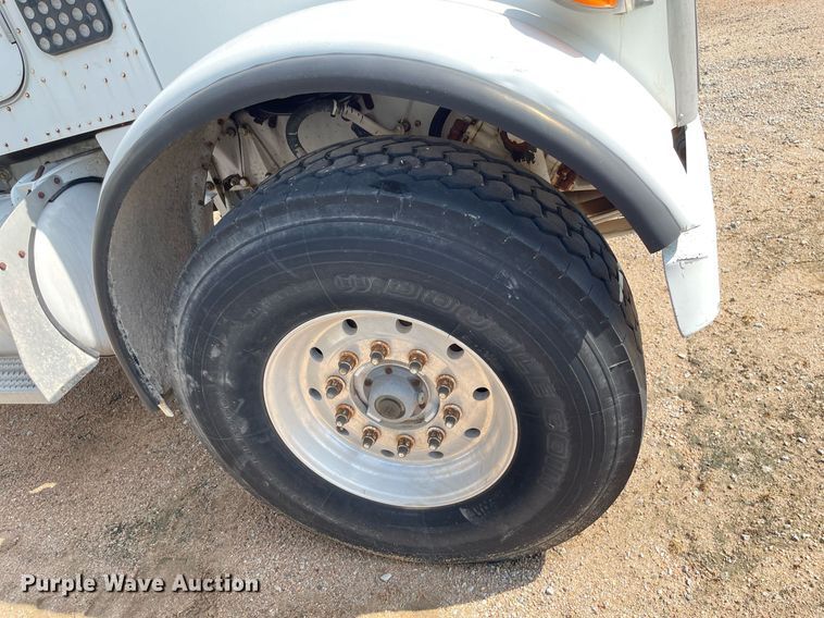 image for item MS9779 2005 Peterbilt 357  ready mix truck