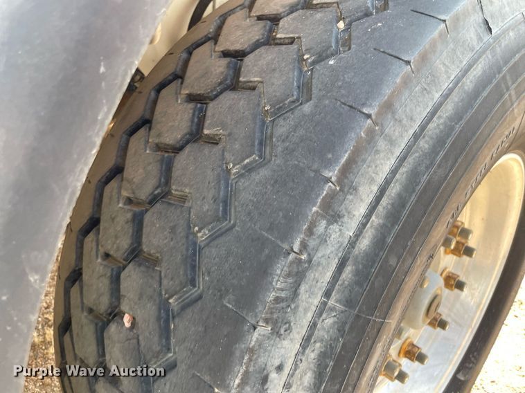 image for item MS9779 2005 Peterbilt 357  ready mix truck