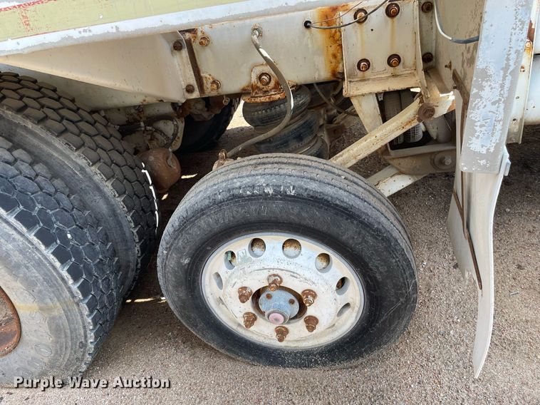 image for item MS9779 2005 Peterbilt 357  ready mix truck