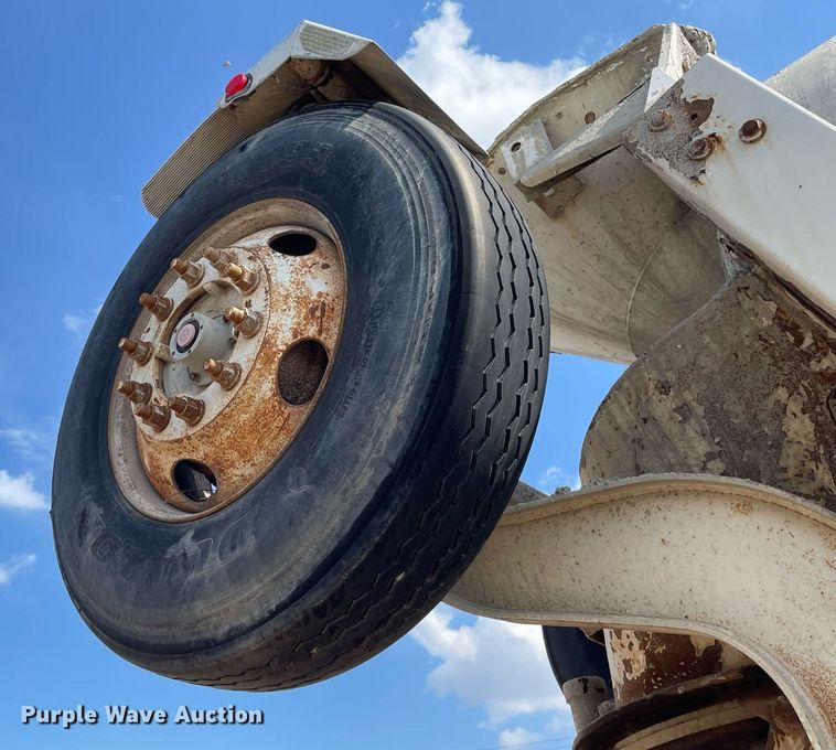 image for item MS9779 2005 Peterbilt 357  ready mix truck