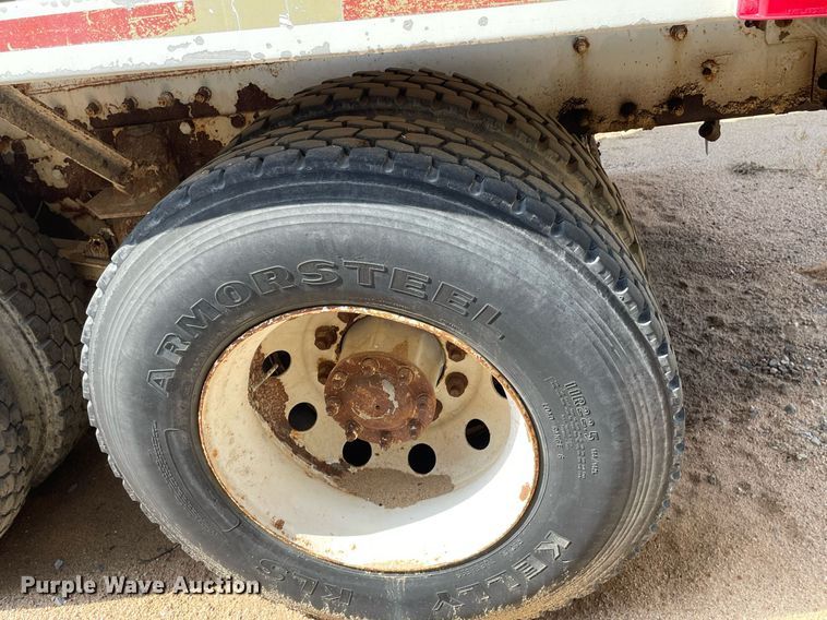 image for item MS9779 2005 Peterbilt 357  ready mix truck