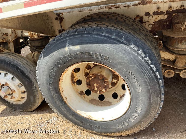 image for item MS9779 2005 Peterbilt 357  ready mix truck