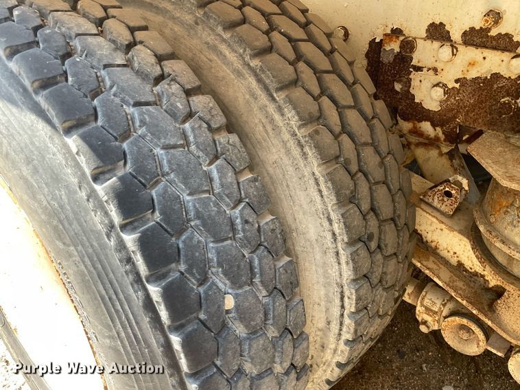 image for item MS9779 2005 Peterbilt 357  ready mix truck