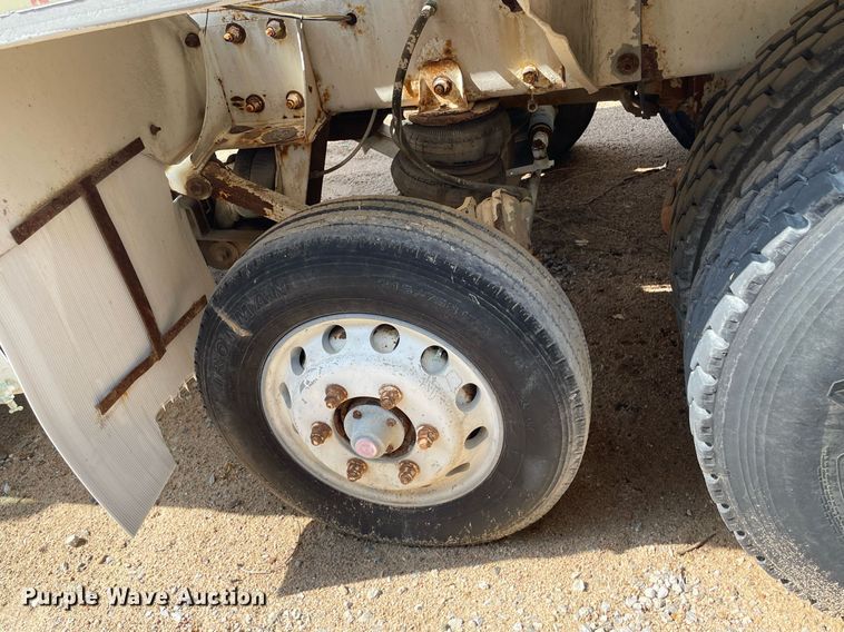 image for item MS9779 2005 Peterbilt 357  ready mix truck