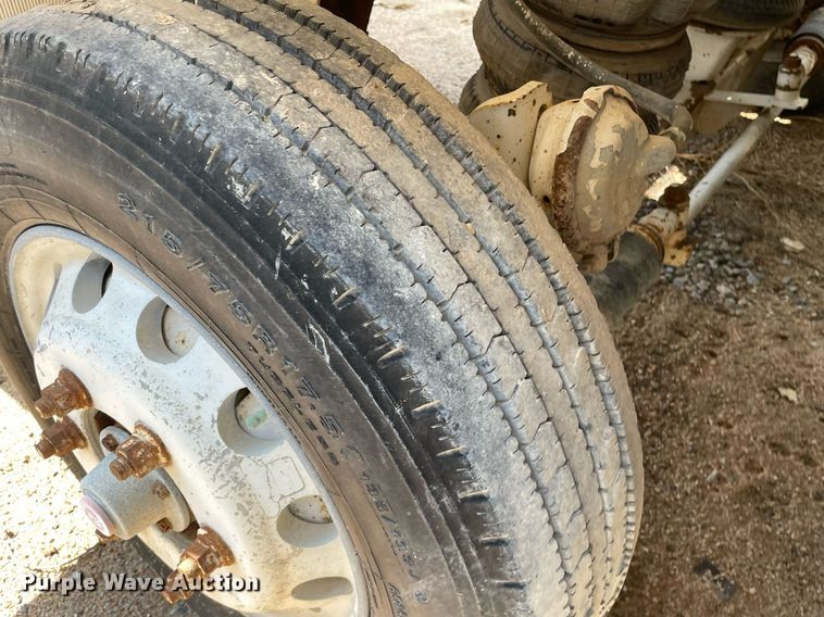 image for item MS9779 2005 Peterbilt 357  ready mix truck