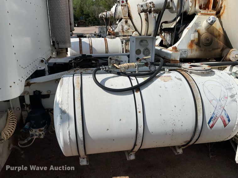 image for item MS9780 2005 Peterbilt 357  ready mix truck