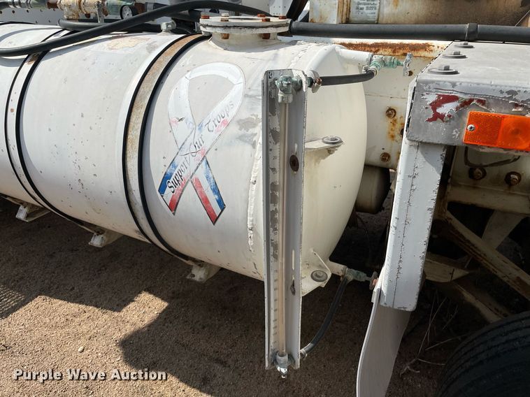 image for item MS9780 2005 Peterbilt 357  ready mix truck