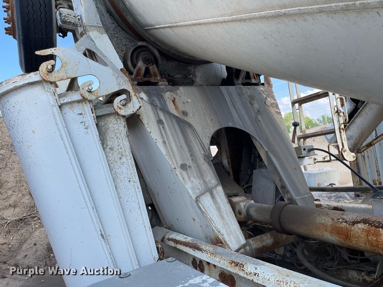 image for item MS9780 2005 Peterbilt 357  ready mix truck