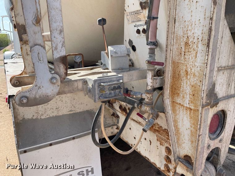 image for item MS9780 2005 Peterbilt 357  ready mix truck