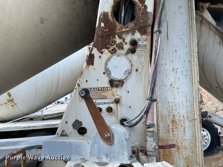 image for item MS9780 2005 Peterbilt 357  ready mix truck