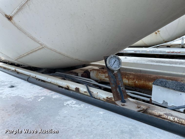 image for item MS9780 2005 Peterbilt 357  ready mix truck