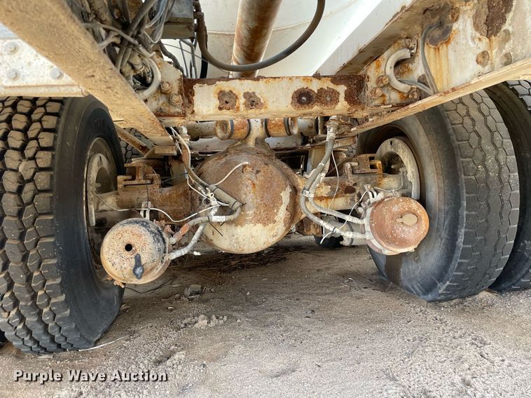 image for item MS9780 2005 Peterbilt 357  ready mix truck