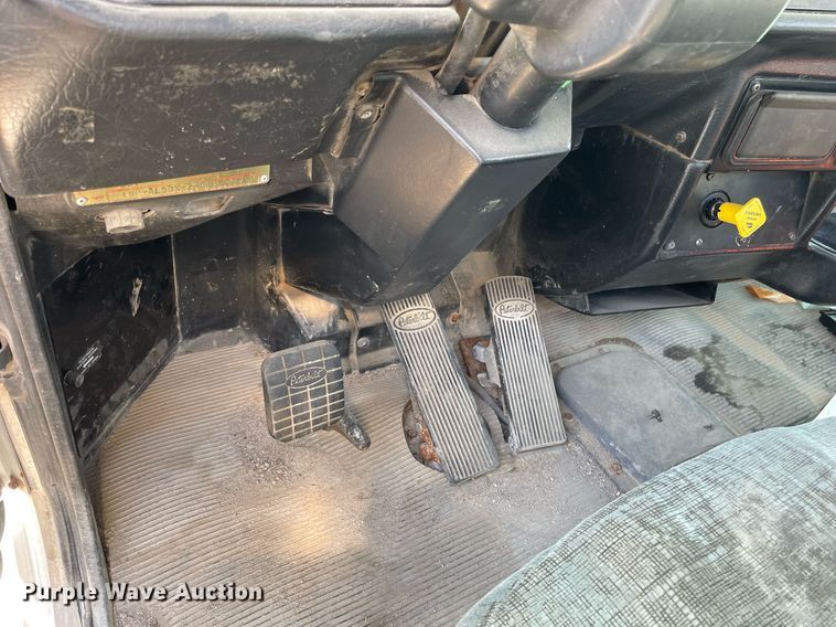 image for item MS9780 2005 Peterbilt 357  ready mix truck