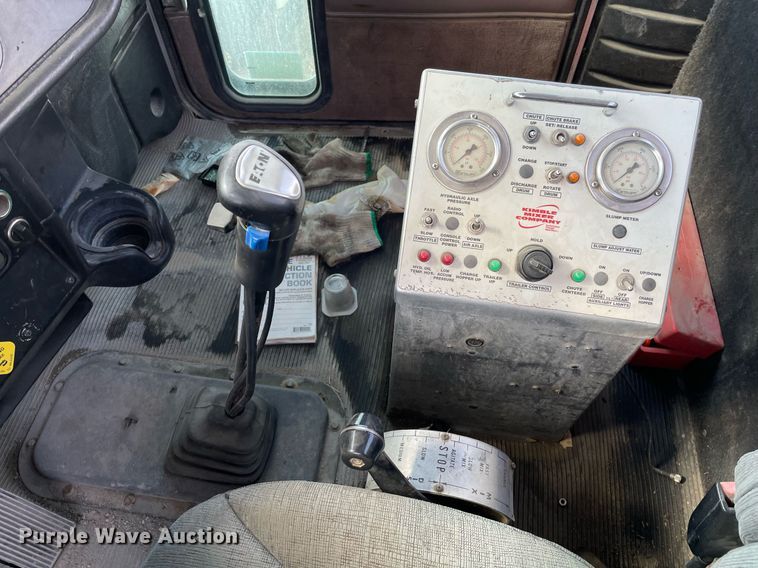 image for item MS9780 2005 Peterbilt 357  ready mix truck