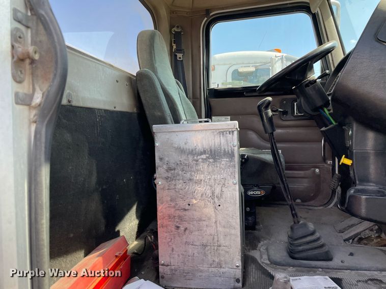 image for item MS9780 2005 Peterbilt 357  ready mix truck