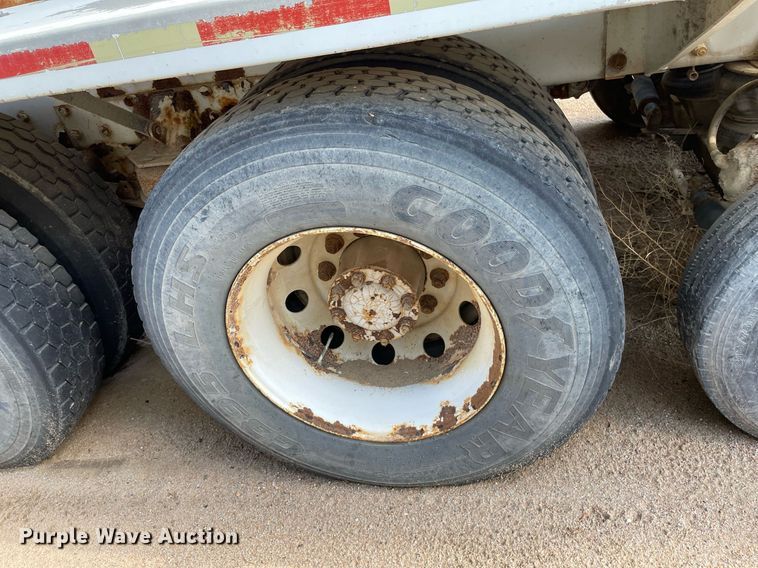 image for item MS9780 2005 Peterbilt 357  ready mix truck