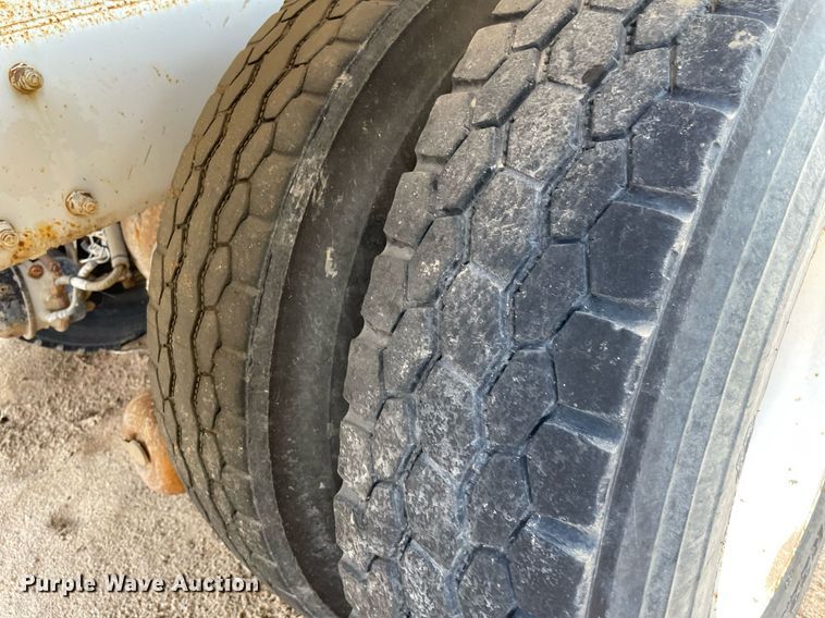 image for item MS9780 2005 Peterbilt 357  ready mix truck