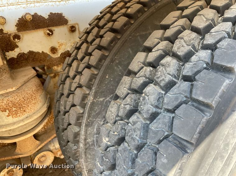 image for item MS9780 2005 Peterbilt 357  ready mix truck