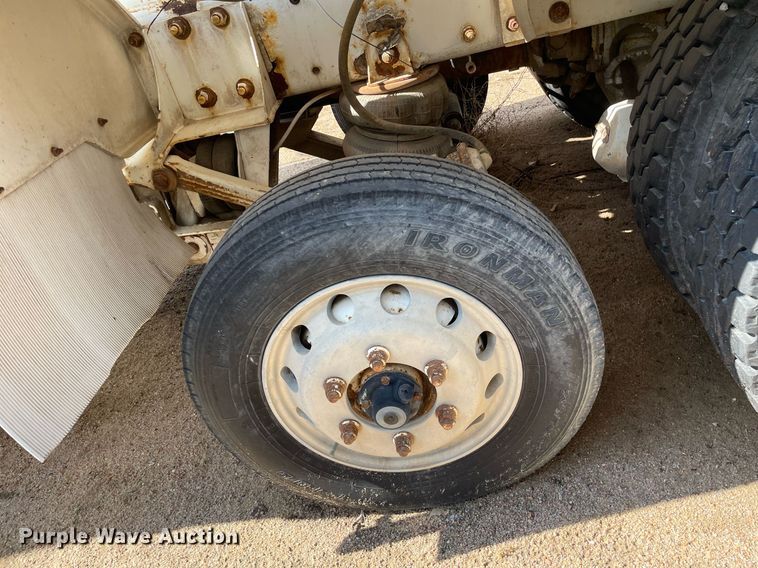 image for item MS9780 2005 Peterbilt 357  ready mix truck