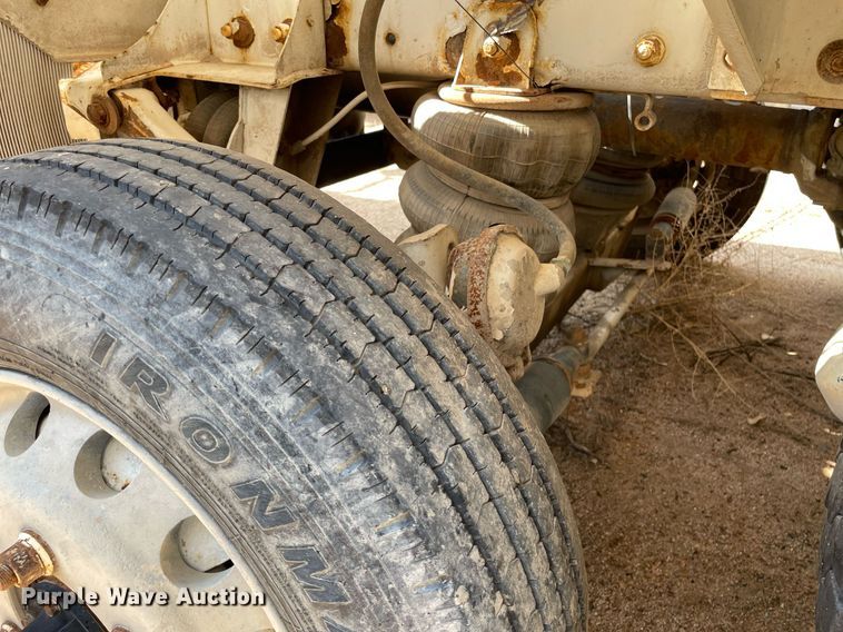 image for item MS9780 2005 Peterbilt 357  ready mix truck