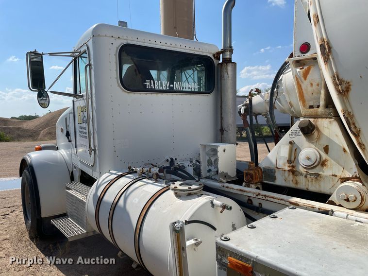 image for item MS9781 2004 Peterbilt 357  ready mix truck