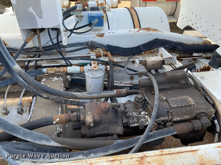 image for item MS9781 2004 Peterbilt 357  ready mix truck