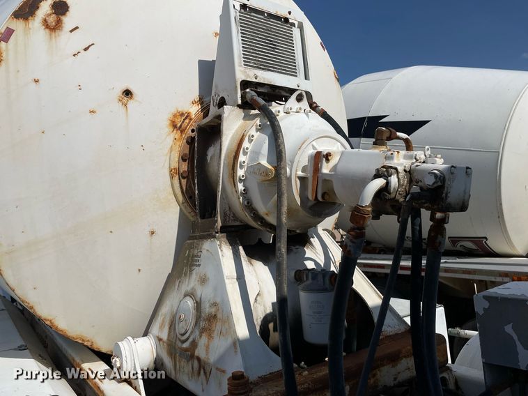 image for item MS9781 2004 Peterbilt 357  ready mix truck