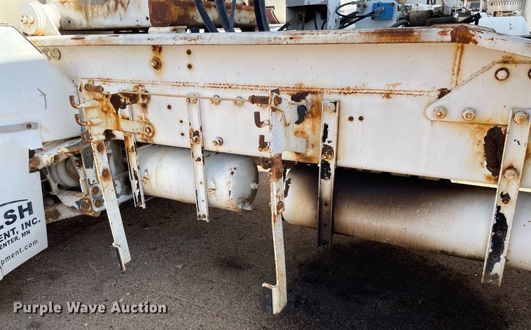 image for item MS9781 2004 Peterbilt 357  ready mix truck