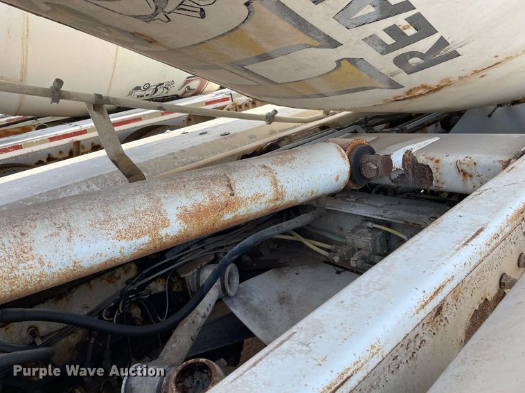 image for item MS9781 2004 Peterbilt 357  ready mix truck